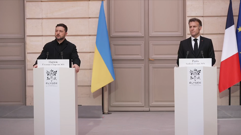 Необхідно посилити тиск на РФ, щоб змусити її сісти за стіл переговорів, - Макрон 